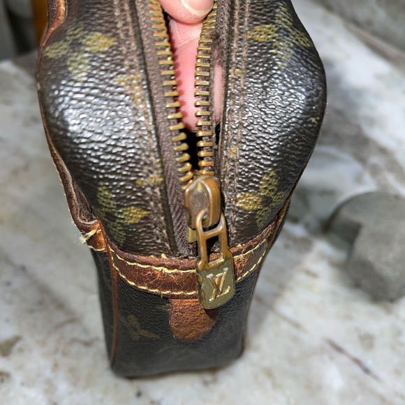 Louis Vuitton Monogram Compiegne 23 Toiletry Bag - Picture 6 of 12